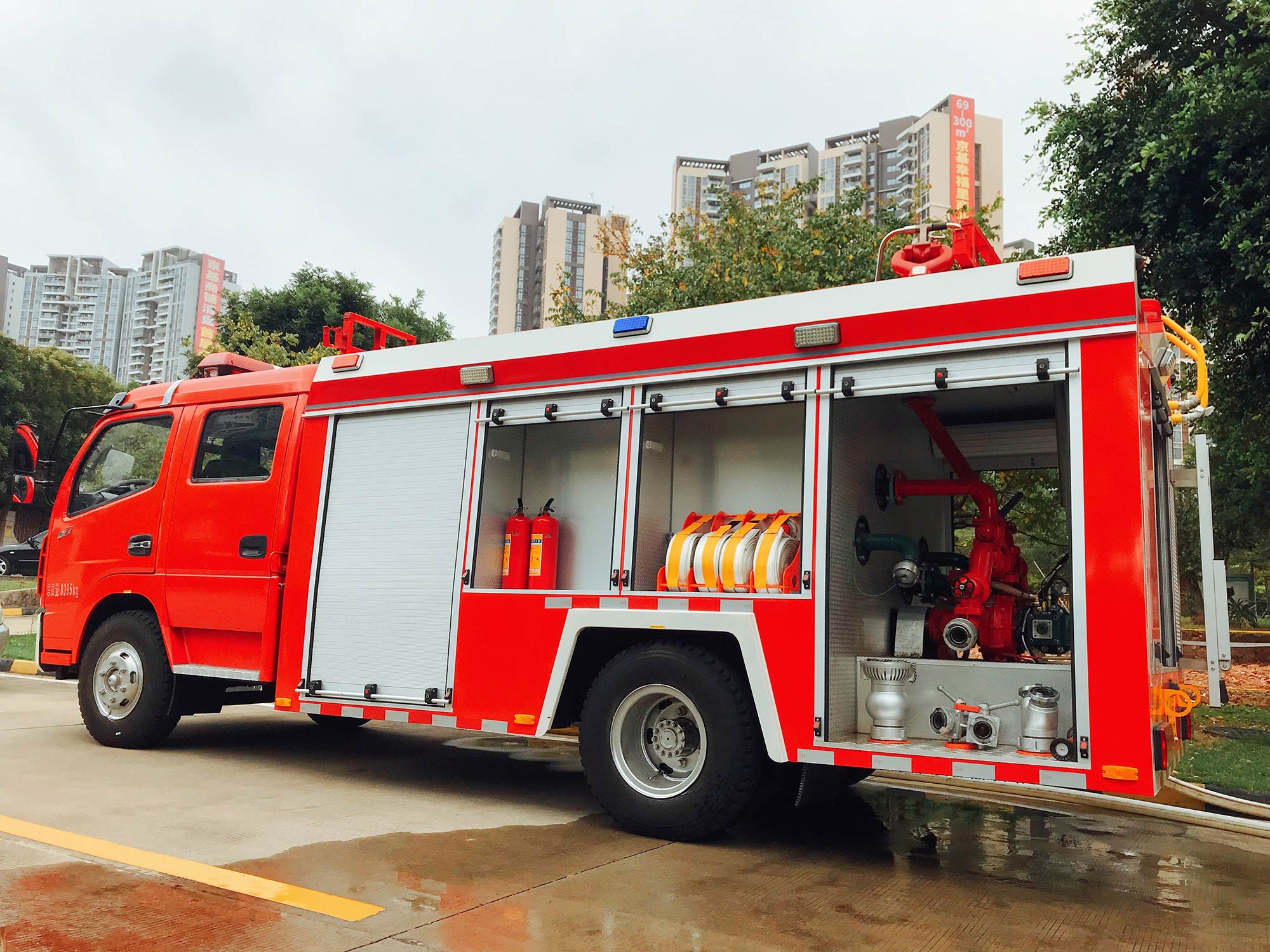 凌科（CNLINKO）YM系列工業(yè)防水連接器簡直是為了消防車供配電箱而生！